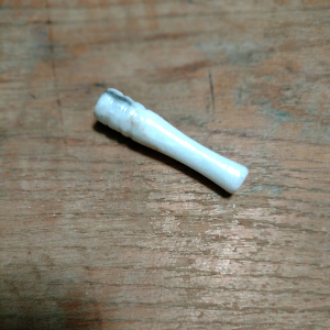 Cigaretholder i hvid meleret marmor