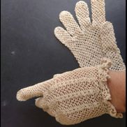 Råhvide hæklede handsker